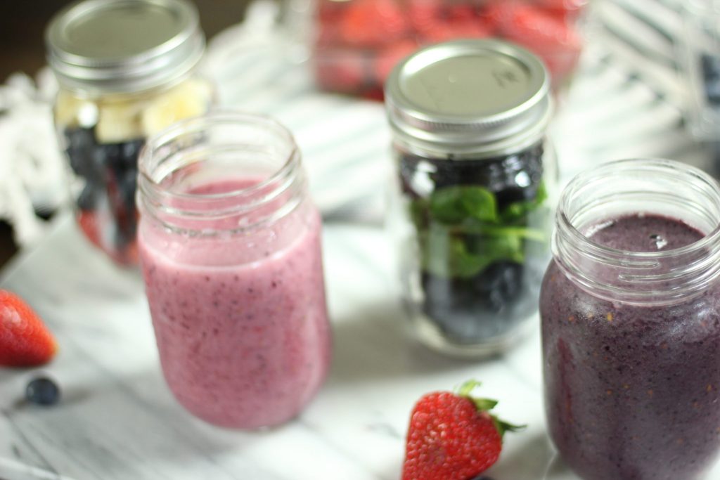 Make-Ahead Smoothie Jars