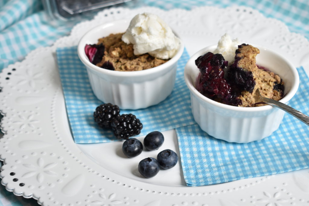 easy blackberry blueberry cobbler recipe