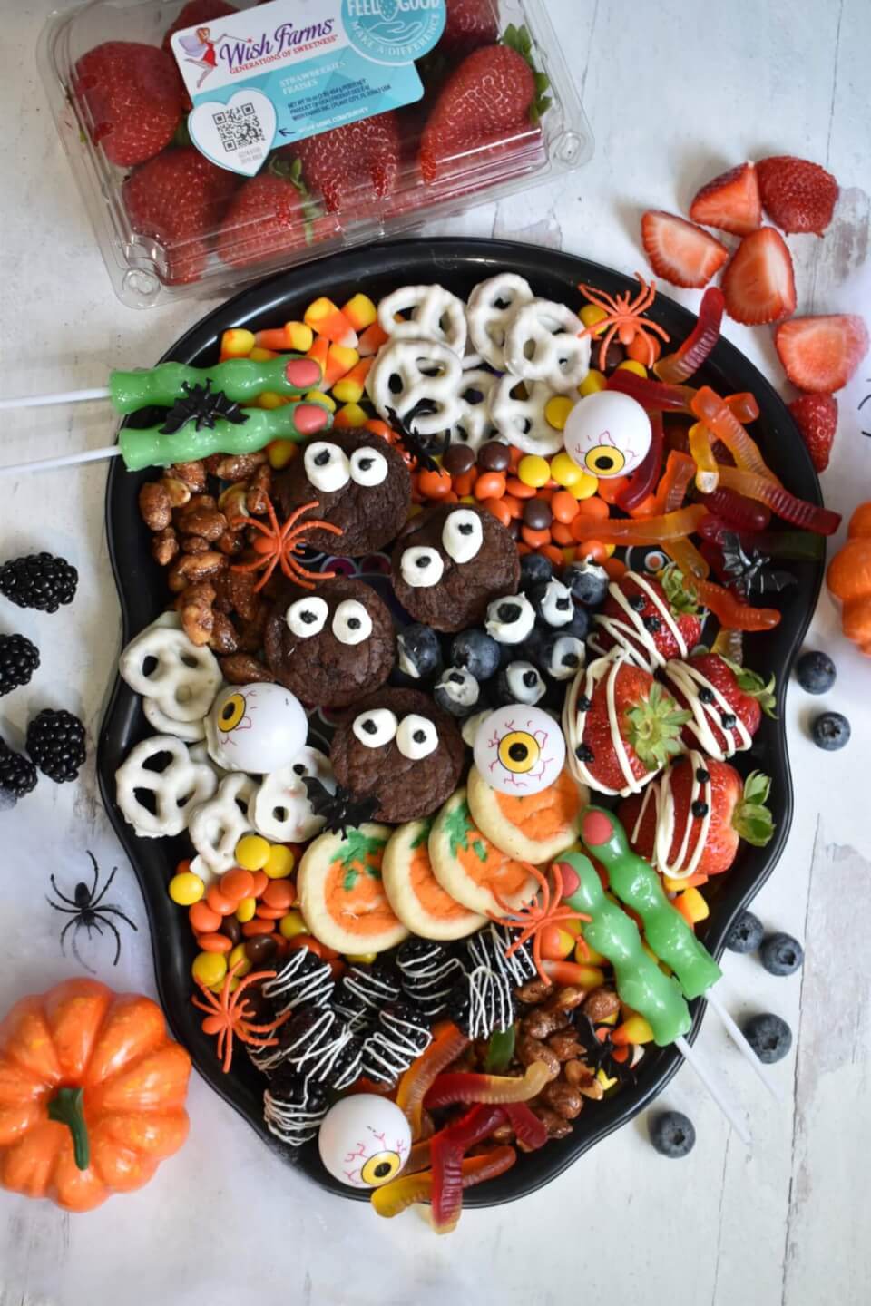 Halloween Treat Tray | Wish Farms Fresh Berry Recipes